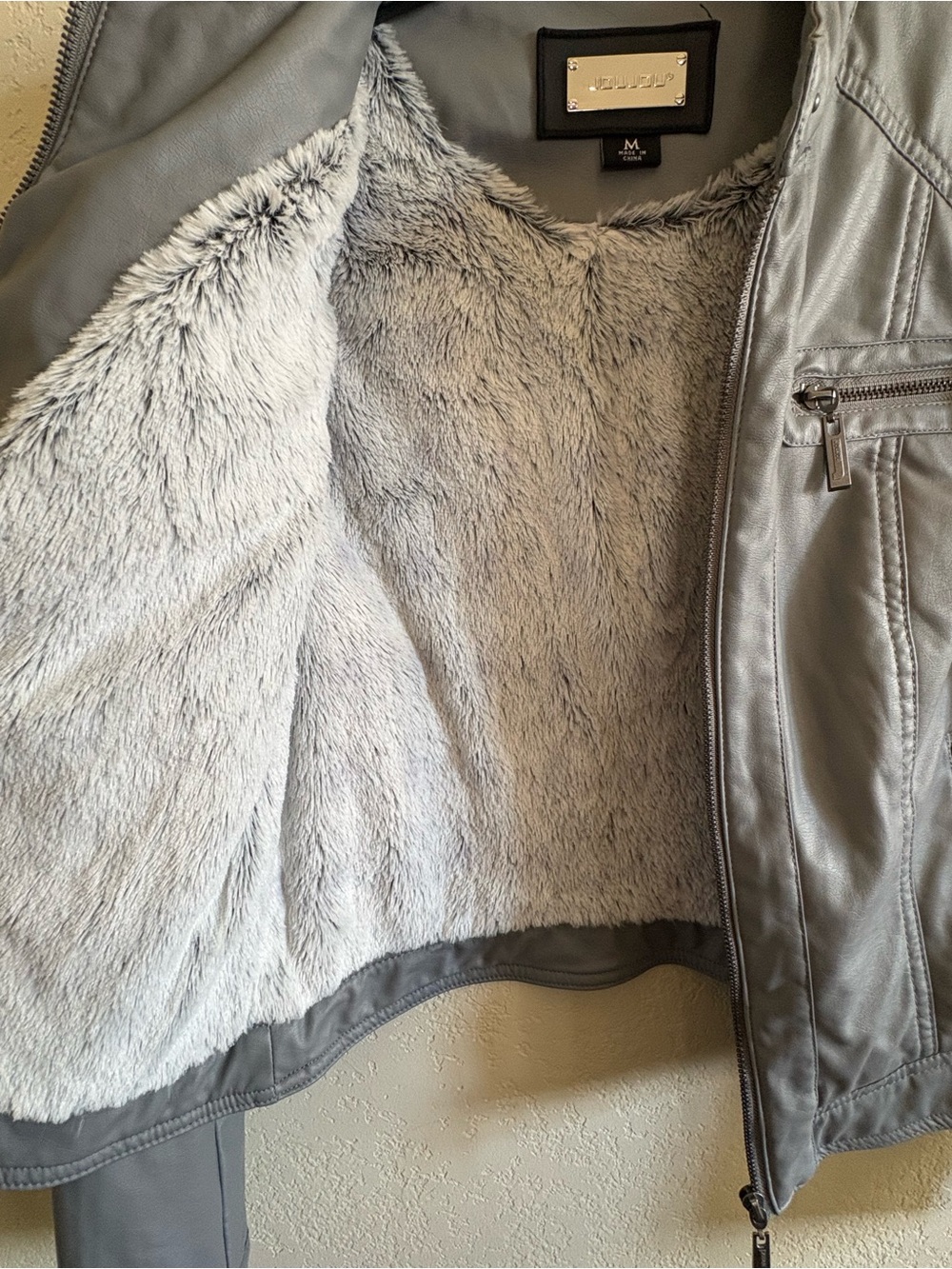 JouJou Women’s Gray Faux Leather Moto Jacket with Plush Lining, Sz M - Picture 7 of 11